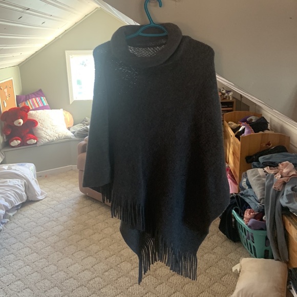 Dark Grey Shawl - Picture 2 of 4